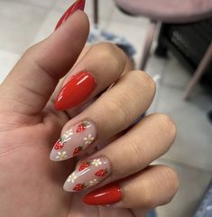 Athestic Nails, Nail Inspo Flower, Almond Flower, Designs For Short Nails, Short Almond, Simple Acrylic Nails