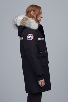 Long known as the "industrial" parka of the North, the Resolute Parka is worn at both poles - by explorers on trans-Antarctic expeditions as well as workers at high-Arctic observatories. With features like double reinforced elbows and a longer thigh length, this parka will get you through some of the most extreme and challenging environments in the world. Thigh Challenge, Arctic Explorers, Plank Challenge, Snow Skirt, Jackets Winter, Image Model, Down Jackets, 30 Day Challenge, Winter Coats