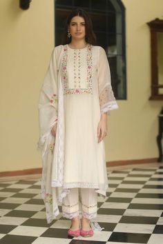 Buy Off White Muslin Cotton Embroidered Pearl Floral Applique Kurta Set For Women by Vaayu Online at Aza Fashions. Applique Kurta, Lace Designs On Suits, Ivory Suit, 3d Applique, Applique Work, Indian Designer Suits, Flower Motifs, Organza Flowers, Cotton Slip