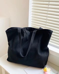 Bag linked 💐 Minimalist Tote Bag, Estilo Harajuku, Black Tote, Shoulder Tote Bag, Harajuku Fashion, Handbags For Men, Black Canvas, Black Tote Bag, Shoulder Tote