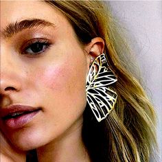 Hollow Big Butterfly Drop Dangle Earrings Gold Exaggerated Butterfly Wings Personality Stud Earrings For Women Girls Earrings Outfit, Butterfly Jewelry, Emerald Earrings, Monarch Butterfly, Butterfly Earrings, Metal Earrings, Diamond Earrings Studs, Diamond Studs, Jewelry Trends