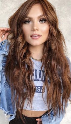 Auburn To Brown Balayage, Clothes For Auburn Hair, Expensive Red Hair Color, Sun Kissed Cinnamon Hair, 2023 Haircuts For Women Medium Layers, Red Dementional Hair, Chestnut Red Hair With Highlights, Long Bangs Red Hair, Reddish Brown Blonde Hair