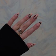 Jujitsu Kaisen Nail Art, Jjk Inspired Nails, Satosugu Nails, Jjk Nails Designs, Megumi Nails, Demon Slayer Inspired Nails, Ninja Nails, Simple Anime Nails, Gojo Nails