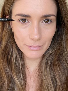 How to Do Winged Eyeliner on Hooded Eyes, According to a MUA | Who What Wear UK Doing Eyeliner, Makeup On Hooded Eyes, Eyeliner On Hooded Eyes, How To Wear Eyeliner, Winged Eyeliner Tricks, How To Do Winged Eyeliner, Eyeliner Images, Classic Eyeliner, Eyeliner Application