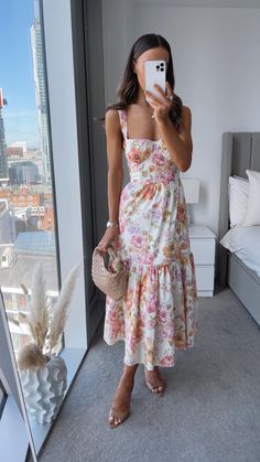 a week of spring / summer occasion dresses lately 💐🌸✨🤍 which is your favourite? | Instagram Summer Party Outfit, Brunch Dress, Brunch Outfit, Dresses To Wear To A Wedding, Guest Outfit, Looks Vintage, Spring Summer Outfits