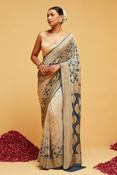 Blue shaded saree with bandhani, flower banarasi woven motifs in checkered pattern. Comes with running blouse piece. - Aza Fashions Semi-stitched Bandhani Print Traditional Wear For Reception, Traditional Bandhani Print Saree For Reception, Semi-stitched Traditional Wear With Bandhani Print For Reception, Saree With Bandhani Print For Reception, Bollywood Traditional Wear With Bandhani Print For Reception, Bandhani Print Saree For Reception, Traditional Bandhani Print Dupatta For Reception, Elegant Designer Wear Dupatta With Bandhani Print, Reception Bandhani Print Saree