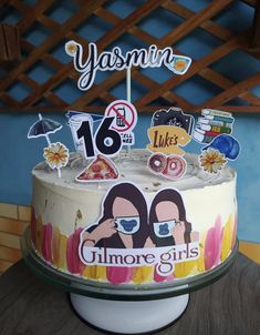 Bolo do tema Gilmore Girls Gilmore Girls Funny, 14th Birthday Cakes, Girls Party Decorations, Girl Bday Party, Gilmore Girl, Funny Birthday Cakes, Bday Girl