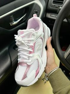 New Balance Shoes Outfit Ideas, Back To School Sneakers, Pink New Balance, Shoes Outfit Fashion