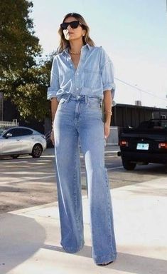 Camisa Jeans Outfit Mujer, Elegance Dress, Legs Outfit, Casual Weekend Outfit, Look Jean, Classic Style Outfits, Casual Outfit Inspiration, Mode Casual