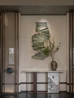 Vestibule Design, Luxury Plants, Wabi Sabi House, Console Chest, Lobby Interior Design, Neoclassical Interior, Modern Entrance, Console Table Decorating