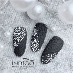 Sweater Snowflake Nails, How To Do Sweater Nails, Snowflake Sweater Nails, Winter Sweater Nails, Sweater Nail Art, Christmas Sweater Nails, Xmas Nail Art, December Nails, Christmas Gel Nails