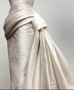 Moulage Draping, Strapless Ruffle Dress, Couture Evening Dress, Draping Fashion, Gown Inspiration, Dress Gallery, Couture Details, Gala Dresses, Fashion Inspiration Design