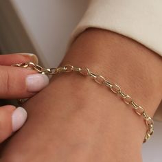 14K Gold 3mm Oval Link Chain, Bold Link Chain, Stacking Bracelet, Gift for Her, Gold Chain Bracelet, Christmas Gift, Fine Jewelry - Etsy Türkiye Custom Chain, Gold Chain Bracelet, Bracelet Christmas, Gold Rope Chains, Link Chain Bracelet, Jewelry Show, Gold Bracelet Chain, Yellow Gold Bracelet, Layered Bracelets