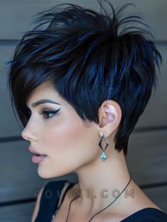 2024 Short Hair Styles, Brown Bob Haircut, Hair Colors For Short Hair, Cortes Bob, Trendy Fall Hair Color, Hair Pics, Ash Blonde Balayage, Bob Cuts, Honey Blonde Highlights