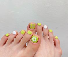 Nail Leg, Flower Toe Nails, Minimal Nails Art, Acrylic Toe Nails, Hippie Nails, Beauty Nails Design