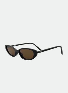 Slim cat-eye sunglasses by Otra-Frame Shape: Thin Cat-Eye-Frame Color: Shiny Black / Dark Chocolate-Lens Color: Smoke / Brown, Lens Category 3-100% UV Protection-Included Protective Vegan Pouch SIZE MM INCHES FRAME WIDTH 135MM 5.3" FRAME HEIGHT 34.5M 1.4" NOSE GAP 20MM 0.7" Style No. LUL-817-BLK/SMK, LUL-463-DK.CHOC/BRN Brown Lens, Dark Chocolate Brown, Cat Eye Frames, Sunglasses & Glasses, Denim Outfit, Dark Black, Chocolate Brown, Summer Girls, Cat Eye Sunglasses