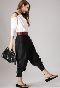 Linen Pants Black, Linen Capri Pants, Black Linen Pants, Tailored Clothes, Pants Linen, Mode Boho, Women Fashion Edgy, Office Fashion Women, Black Pants Casual