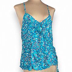 Aeropostale Women’s Top Spaghetti Strap Raceback New Teal Detail Patterns Large New This Is A Beautiful Green Floral Tank Top From Aropostale. It Has Ruffles By The Neckline And A Drawstring That Adjusts The Fit. Condition New No Flaws Size Large Top De Mujer Aeropostale Con Tirantes Finos Y Espalda Cruzada Nuevos Patrones Con Detalles En Verde Azulado Grandes Nuevos B16-1082-4oz Crochet Lace Tank Top, Top Spaghetti Strap, Teal Tank Top, Small Tank Tops, High Neck Tank Top, Crochet Tank, Sequin Tank, Sequin Tank Tops, Floral Tank Top