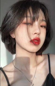 Corte Channel, Change Inspiration, Tomboy Haircut, Androgynous Hair, Tomboy Hairstyles, Korean Hair Color, Short Hair Tomboy, Korean Short Hair, Bob Hairstyles With Bangs