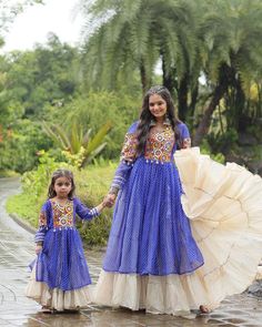 Premium Ready to wear Mother Daughter dress, Navratri Chaniya Choli for Womens, Combo Dress for Mother Daughter, Kids Chaniya choli, Gujarati Lehenga Blouse Combo, Lehenga Choli for Navratri, SheGemStudio Occasions - Special Navratri Collection PACKAGE CONTAINS - Lehenga & Kurti 👗 Lehenga (Mom) Fabric - Kora Cotton Closure - Chain Attached & With Dori Latkan Length - 42 Inch Waist - 42 Inch Flair - 12 Meter Lining - Cotton CLOSURE - Chain Attached & With hexagon Tussels & Dori Latkan 👚 Mom Kur Gujarati Lehenga, Chaniya Choli For Kids, Dress For Mother, Traditional Chic, Daughter Dress, Cotton Lehenga, Navratri Chaniya Choli, Mother Daughter Dress, Combo Dress