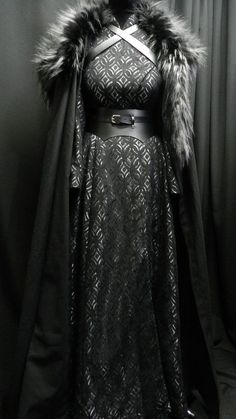 Black Silver Dress, Game Of Thrones Dress, Black And Silver Dress, Gra O Tron, Fantasy Dresses, Sansa Stark, Medieval Dress, Fantasy Costumes