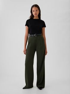 Green Business Pants, Hip Business Casual, Business Casual For Nurses, Styling Green Trousers, Massage Therapist Outfits For Women, Women’s Work Wear, Transmasc Formal Wear, Dark Green Pants Outfit Work, Women’s Slacks