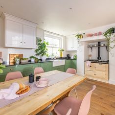 the kitchen is clean and ready to be used for dinner or other mealtimes