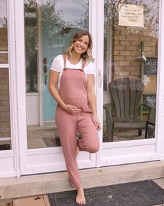 19 Insanely Cute Amazon Maternity Outfit Ideas To Copy Right Now - House Of Sonshine Casual Pregnancy Outfits, Pregnancy Outfit Ideas, Maternity Outfit Ideas, Maternity Shoot Outfit