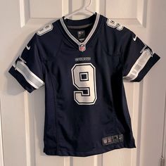 NFL Youth Dallas Cowboys Jersey size M *Authentic* Dallas Cowboys Jersey Outfit, Aesthetic Jersey, Jersey Aesthetic, Dallas Cowboys Jersey, Jersey Nike, Nfl Jersey, Jersey Outfit, Jersey Design