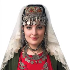 Beautiful Armenian traditional jewelry Serbian Wedding, Armenian Clothing, National Dress, Folk Dresses, Srinagar, Traditional Fashion