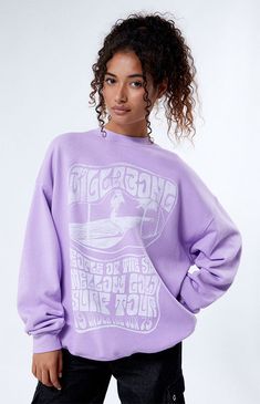 Vintage Hoodies Aesthetic, Hoodies Aesthetic, Color Sweatshirt, Casual Preppy Outfits, Billabong Women, Fun Sweatshirts, Sweatshirt Outfit, Vintage Hoodies, Cute Sweatshirts