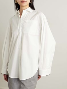 Elegant Oversized Shirt With Spread Collar, Elegant Oversized Spread Collar Shirt, Elegant Oversized Cotton Shirt, Oversized Elegant Cotton Blouse, Oversized Chic Formal Shirt, Oversized Elegant Cotton Top, Chic Oversized Formal Shirt, Elegant Oversized Cotton Top, Elegant Oversized Formal Shirt