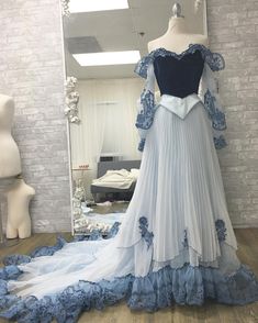 Make it blue!!! #sleepingbeauty #princessaurora #designerdaddy #disneyprincess #aurora #blue Cosplay Kawaii, Diy Vetement, Fantasy Dresses, Geek Fashion, Fantasy Dress, Fantasy Fashion, Custom Dresses, Formal Gowns, Fancy Dresses