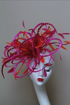 Hat Feathers, Fascinator Hats Diy, Pink Fascinator, Feather Fascinator, Feather Fascinators, Fascinator Hat, Millinery Hats