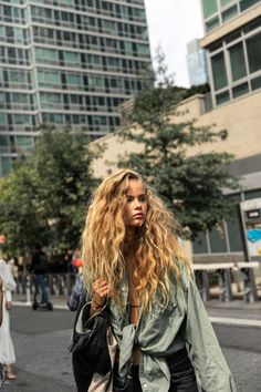 2 B Hair, Alyssa Miller, Jo March, New York Fashion Week Men, Fashion Week Trends, The Best Street Style, Style Looks, Best Street Style, Hair Envy