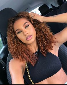 Curly Hair Color Ideas, Curly Hair Color, Highlights Curly, Hairstyle Curly, Dyed Curly Hair, Natural Curly Hair Cuts, Highlights Curly Hair, Mixed Curly Hair, Auburn Brown