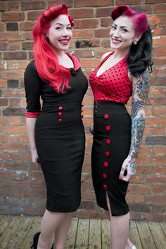 psychobilly cuties in red and black vintage inspired Mode Rockabilly, Rockabilly Mode, Rockabilly Girl, Pinup Style, 50's Style, Rockabilly Style