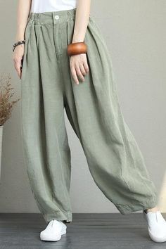 Celana Jogger Wanita, Minimalist Moda, Stile Casual Chic, Outfit Essentials, Mode Hippie, Loose Trousers, Trending Fashion Outfits, Wide Leg Linen Pants, Linen Pants Women