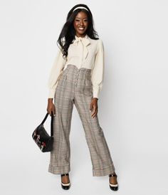 Unique Vintage 1940s Beige Plaid Buttoned Wide Leg Trousers Beige Plaid Pants Outfit, Plaid Pants Outfit, 1940s Outfits, Uv Clothing, Beige Plaid, Plus Size Pants, Plaid Pants, Fall Trends, Dress Codes