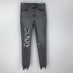 Ripped Gray Jeans For Fall, Gray Ripped Jeans For Fall, Gray Distressed Jeans For Fall, Gray Distressed Denim Jeans, Style Straight Leg Jeans, Frayed Denim, Jeans Distressed, Jeans Color, Colored Jeans