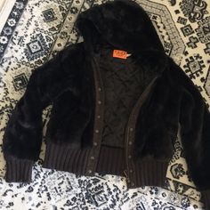 See Photos For Measurements! Juicy Couture Jacket, Casual Goth, Puffy Jacket, Wardrobe Style, New Wardrobe, Juicy Couture, Hat Hairstyles, Modest Fashion, Bomber Jacket