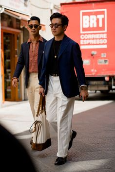 Pitti Uomo Street Style, Italian Suit, Best Dressed Man, Dapper Style, Mens Style Guide, The Best Street Style, Best Street Style, Suit Style