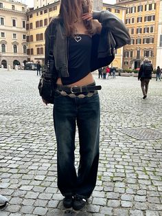 Grunge Outfit Inspo Winter, Homeless Core Outfit, Grungy Fall Outfits, Dark Grunge Outfits, Girl Boss Outfit, Fall Grunge, Layered Outfits, Earthy Outfits, Cold Weather Outfits