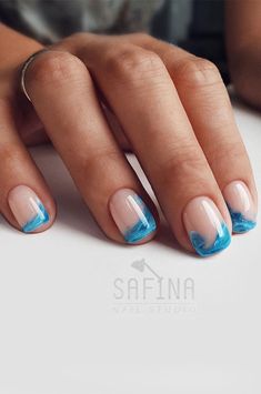 Sea Wave Nails, Nails Inspired By The Ocean, Beach Waves Nail Art, Water Nail Trend, Wave Nails Design Simple, Sea Design Nails, Ocean Inspired Nail Art, Ocean Design Nails, Ocean Dip Nails