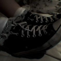 Grunge Y2k Aesthetic, Styl Grunge, Graveyard Girl, Dark Grunge Aesthetic, Converse Aesthetic, Alternative Aesthetic, Please Dont Go, Chase Atlantic