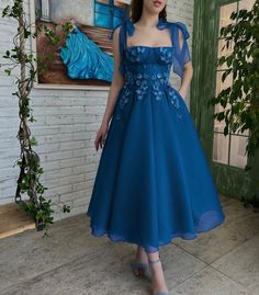 bold cobalt blue dress with blue butterflies on the bust Blue Organza Dress, Prom Dress Floral, Ankle Length Prom Dress, Women Evening Dresses, Dress Ankle Length, Tea Length Tulle, Blue Organza, Special Occasion Gowns, Tulle Evening Dress