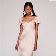 Full-Length Gown With Butterfly Sleeves & Low Back. Dress Is Unlined. Dusty Rose Shiny Silk. Butterfly Sleeves Adjustable Straps Low Back Invisible Back Zipper V-Neck Full-Length Gown Unlined Perfect For Bridesmaids, Brides Or Formal Occasions Made In Los Angeles Dry Clean Only Stone Cold Fox Size 3. See Sizing Guide Here: Https://Thestonecoldfox.Com/Pages/Size-Guide Feminine Fitted Silk Evening Dress, Fitted V-neck Feminine Gown, Feminine Fitted Satin Gown, Feminine V-neck Fitted Gown, Fitted Feminine Bridesmaid Gown, Feminine Fitted Gown For Bridesmaids, Feminine Fitted V-neck Gown, Petal Gown, Gatsby Gown