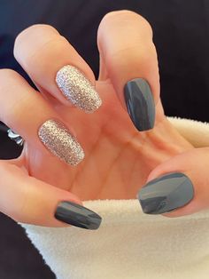 Edgy Gel Nails, Smokey Blue Nails, Gray And Blue Nails, Cute Gray Nails, Blue And Gray Nails, Winter Nails Gray, January Nail Colors 2023, January Dip Nails, Cold Weather Nails