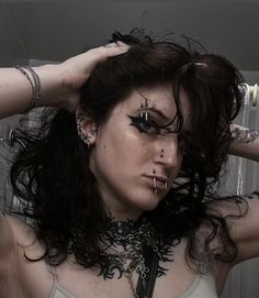 I found this off reddit, don't want to link for their privacy. but I needed it for a board. no idea what this type of cut is called Masc Faceclaims, Style My Hair, Punk Makeup, Punk Hair, Gender Envy, Pictures Of People, Fashion Design Sketches, Grunge Hair