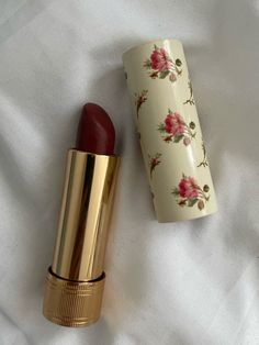 Penyimpanan Makeup, Makeup Accesories, Fancy Makeup, Red Aesthetic, Cute Makeup, Aesthetic Makeup, Makeup Skin Care, Makeup Inspo